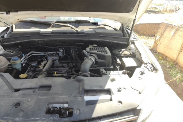 Used Zotye T600 2015 1.5T Manual Luxury Model Engine Bay Left