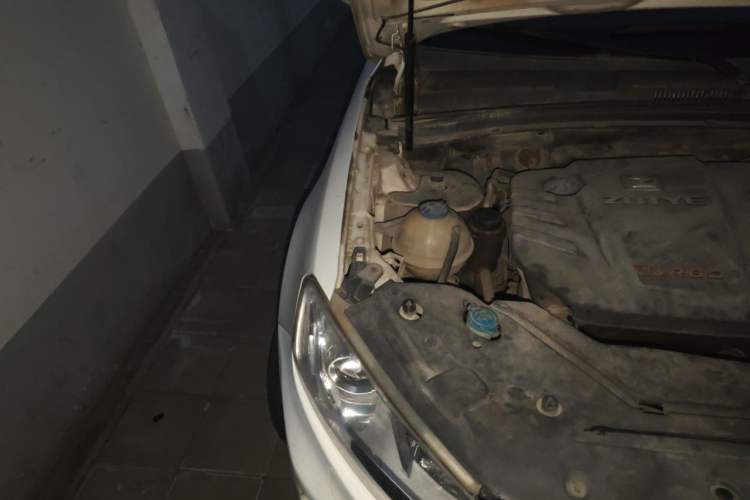 Used Zotye T600 2015 2.0T DCT Prestige Edition Engine Bay Right
