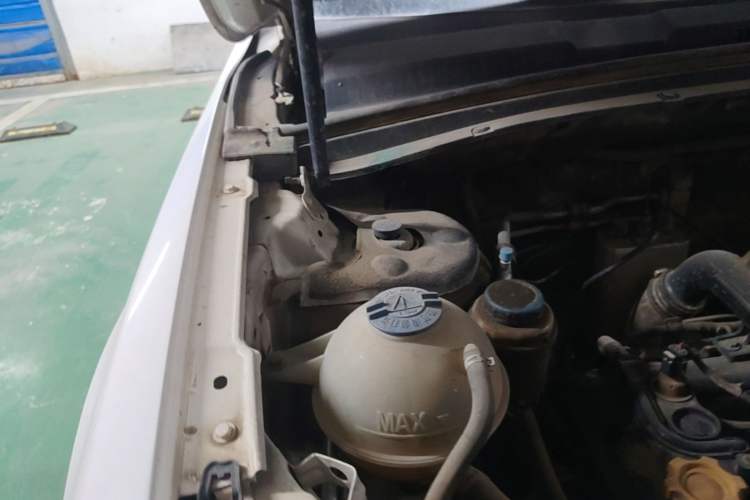 Used Zotye T600 2015 1.5T Manual Elite Model Engine Bay Right
