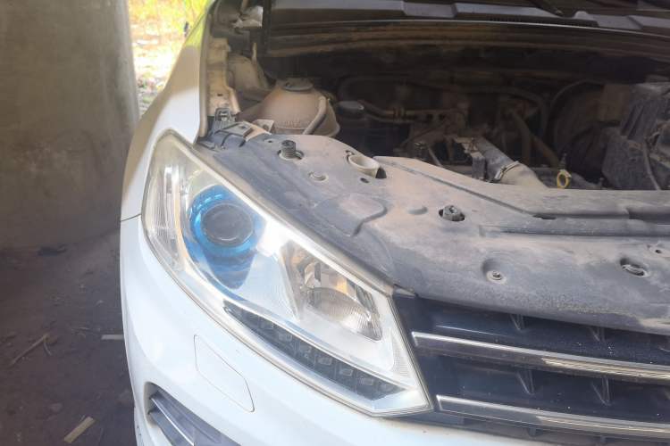 Used Zotye T600 2015 1.5T Manual Luxury Model Engine Bay Right
