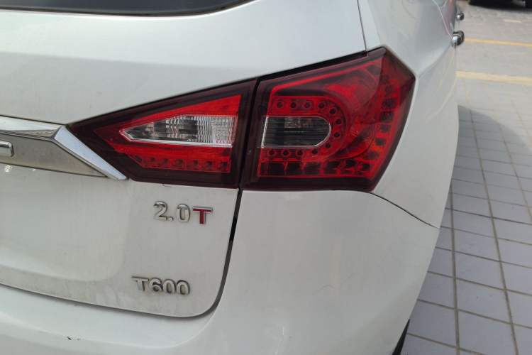 Used Zotye T600 2015 2.0T DCT Prestige Edition Exterior 3