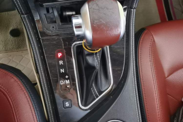 Used Zotye T600 2015 2.0T DCT Flagship Edition Gear Lever