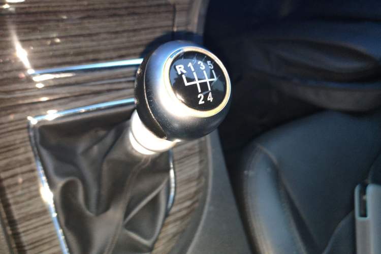 Used Zotye T600 2015 1.5T Manual Luxury Model Gear Lever