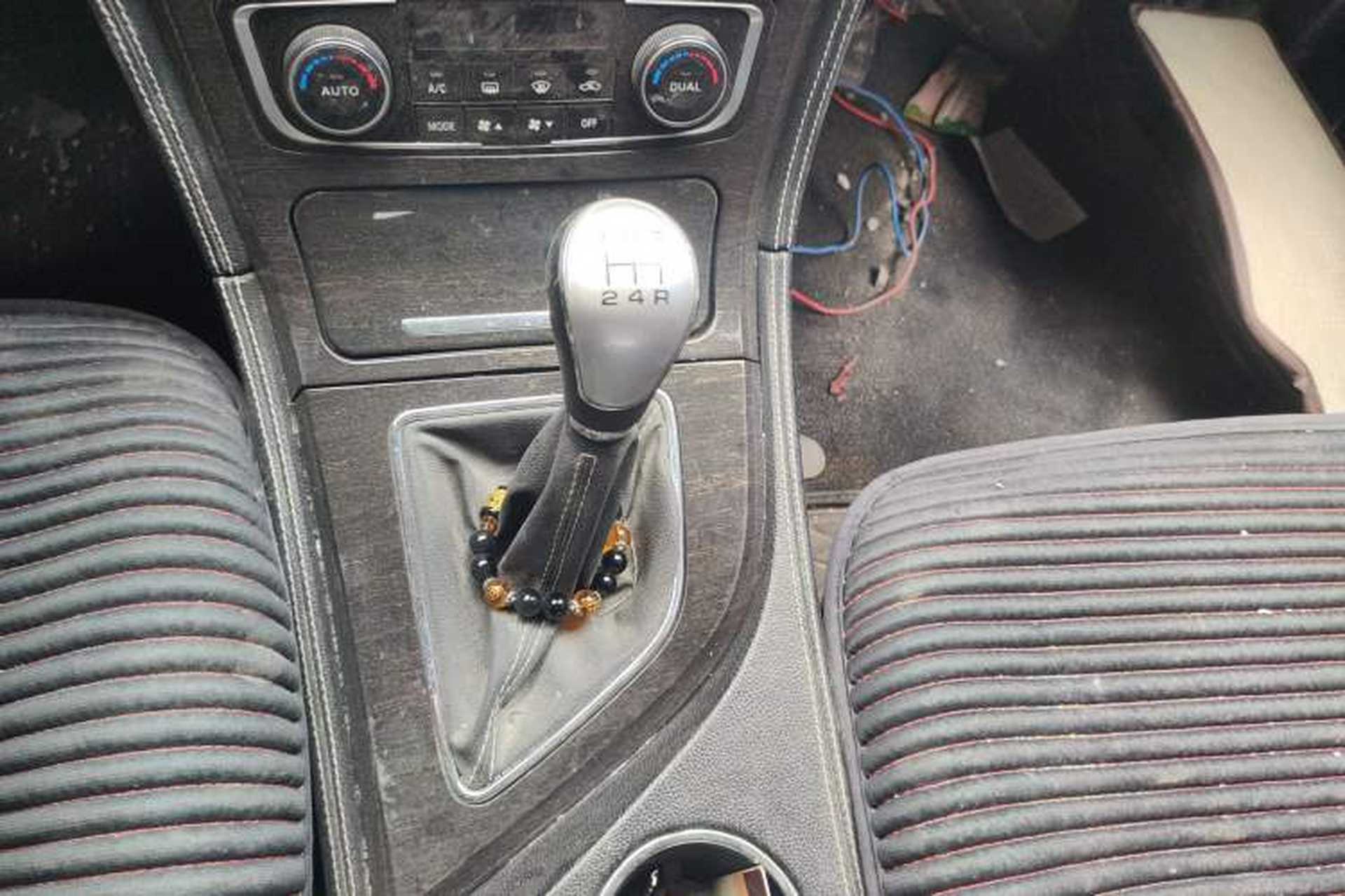 Used Zotye T600 2015 2.0T Manual Luxury Version Gear Lever