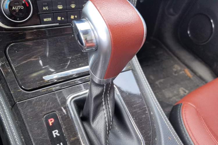 Used Zotye T600 2015 2.0T DCT Prestige Edition Gear Lever