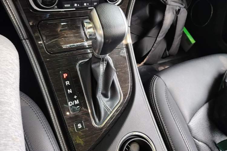 Used Zotye T600 2015 2.0T DCT Prestige Edition Gear Lever