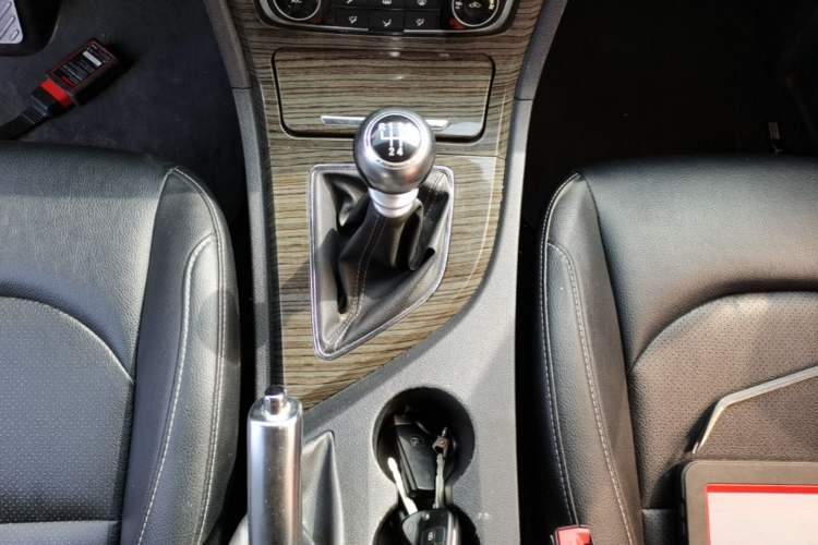 Used Zotye T600 2015 1.5T Manual Luxury Model Gear Lever