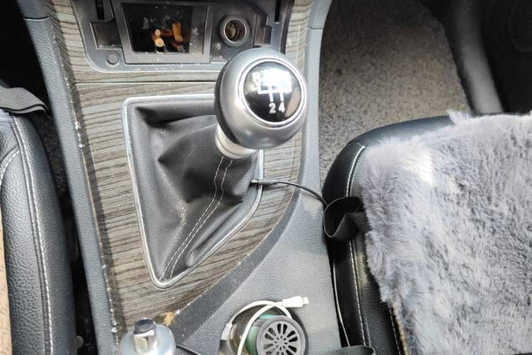 Used Zotye T600 2015 1.5T Manual Luxury Model Gear Lever