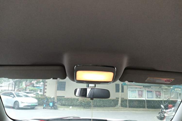 Used Zotye T600 2015 1.5T Manual Luxury Model Headliner