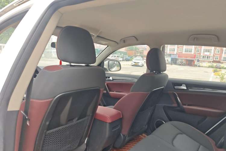 Used Zotye T600 2015 Family Edition 2.0T Manual Elite Version Headliner