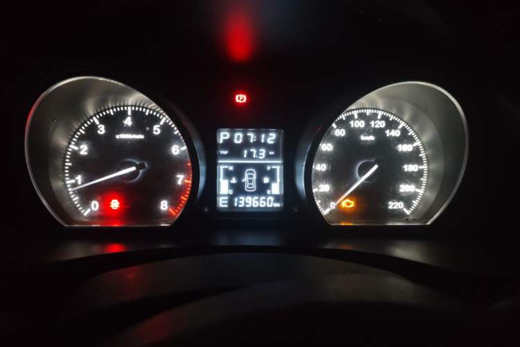Used Zotye T600 2015 2.0T DCT Prestige Edition Instrument Cluster