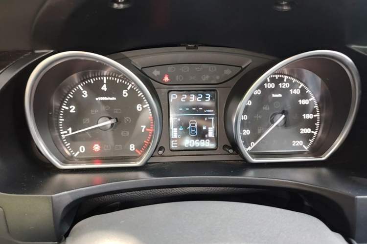Used Zotye T600 2015 2.0T DCT Prestige Edition Instrument Cluster