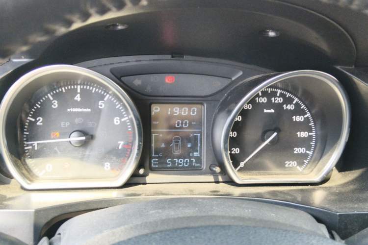 Used Zotye T600 2015 2.0T DCT Prestige Edition Instrument Cluster