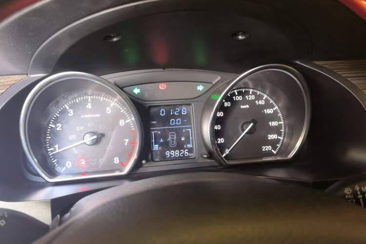 Used Zotye T600 2015 1.5T Manual Luxury Model Instrument Cluster