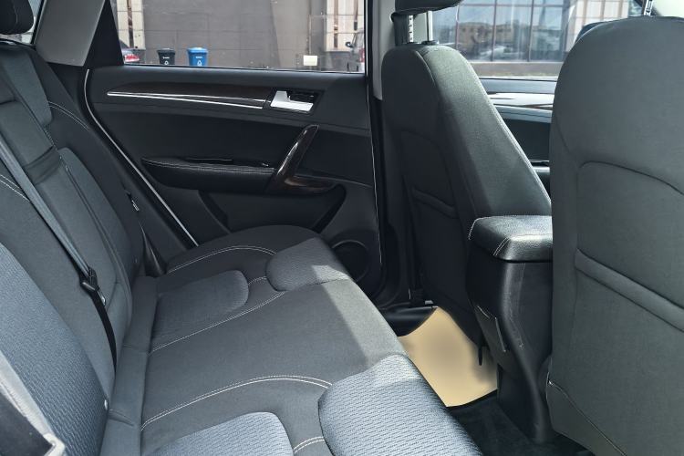 Used Zotye T600 2015 1.5T Manual Elite Model Interior 2
