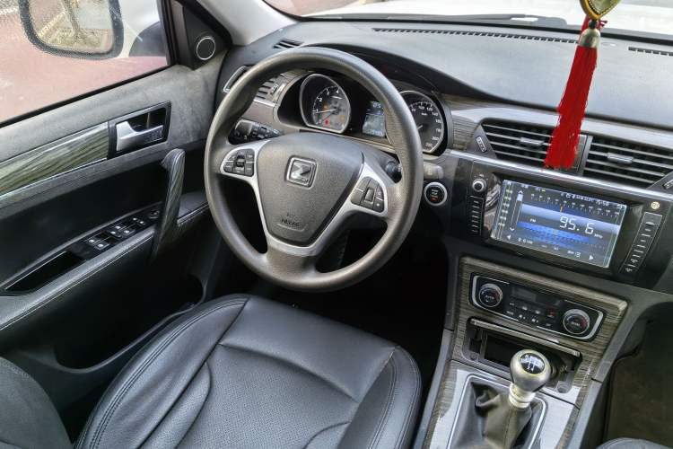 Used Zotye T600 2015 1.5T Manual Flagship Model Interior 2