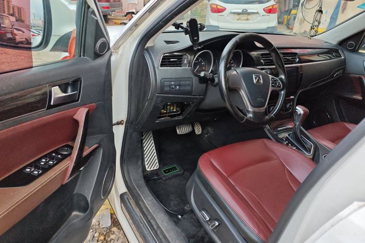 Used Zotye T600 2015 2.0T DCT Prestige Edition Interior 3