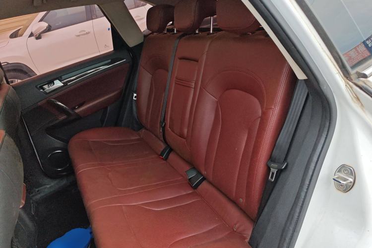 Used Zotye T600 2015 2.0T DCT Prestige Edition Interior 4