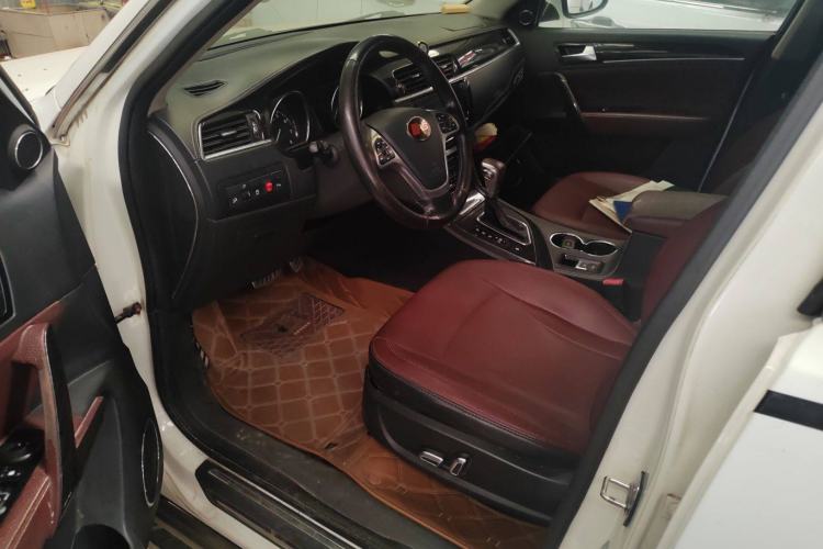 Used Zotye T600 2015 2.0T DCT Prestige Edition Interior 4