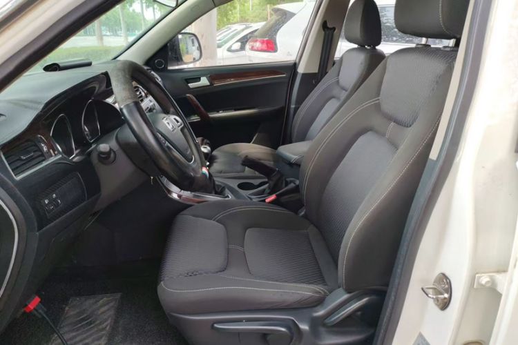 Used Zotye T600 2015 1.5T Manual Elite Model Interior 4