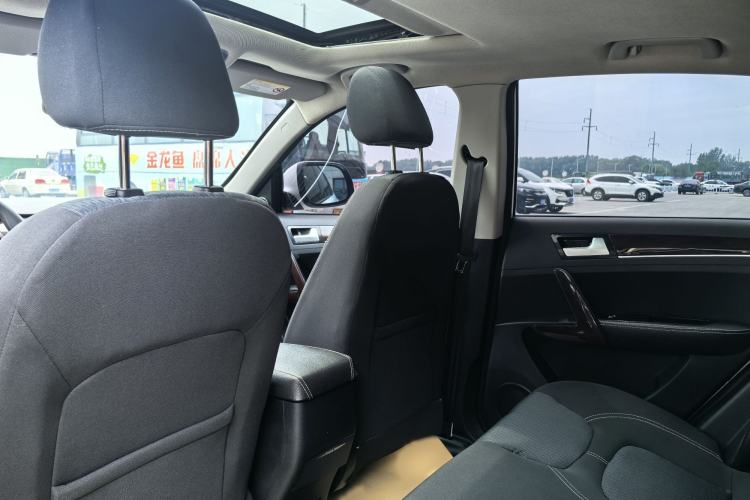 Used Zotye T600 2015 1.5T Manual Elite Model Interior 5