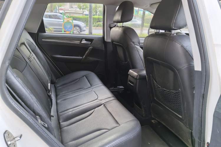Used Zotye T600 2015 1.5T Manual Flagship Model Interior 6