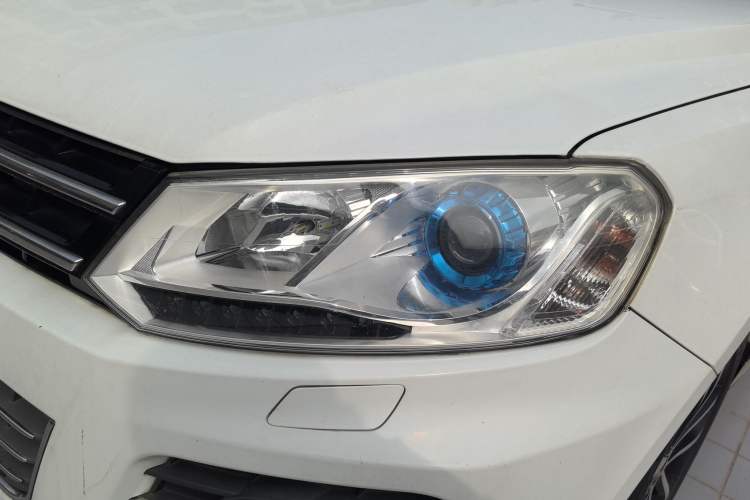 Used Zotye T600 2015 2.0T DCT Prestige Edition Left Front Headlight