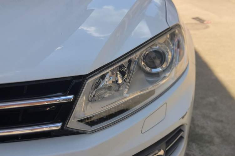 Used Zotye T600 2015 1.5T Manual Luxury Model Left Front Headlight