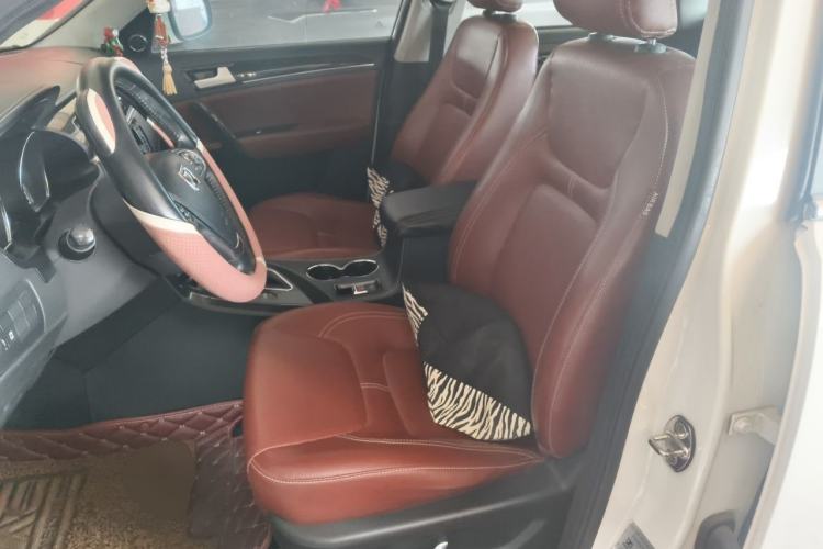 Used Zotye T600 2015 2.0T DCT Prestige Edition Left Front Seat