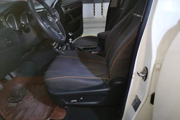 Used Zotye T600 2015 1.5T Manual Flagship Model Left Front Seat