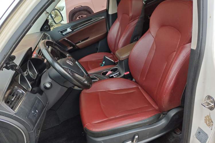 Used Zotye T600 2015 2.0T DCT Prestige Edition Left Front Seat