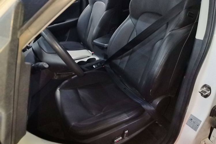 Used Zotye T600 2015 1.5T Manual Flagship Model Left Front Seat