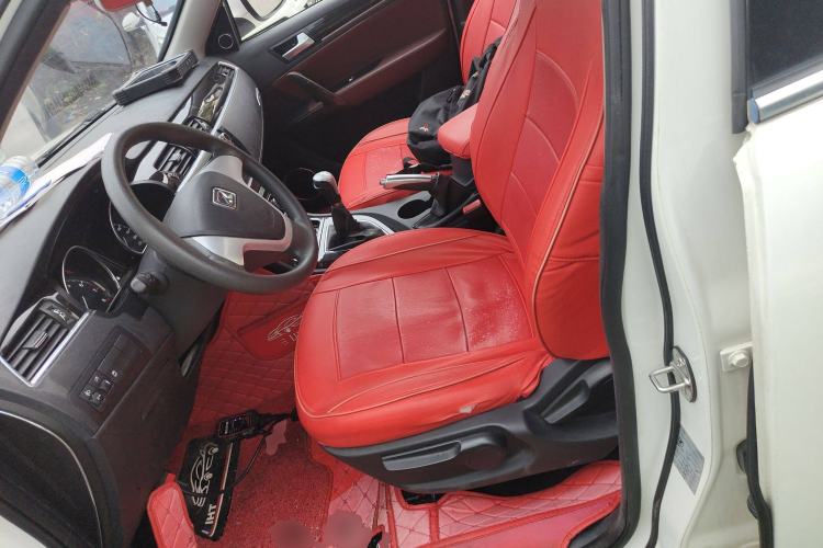 Used Zotye T600 2015 Family Edition 2.0T Manual Elite Version Left Front Seat