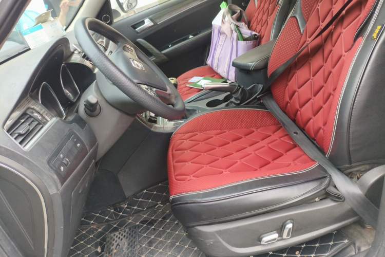 Used Zotye T600 2015 Family Edition 2.0T Manual Luxury Version Left Front Seat