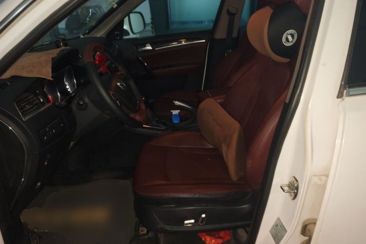 Used Zotye T600 2015 Family Edition 2.0T Manual Luxury Version Left Front Seat