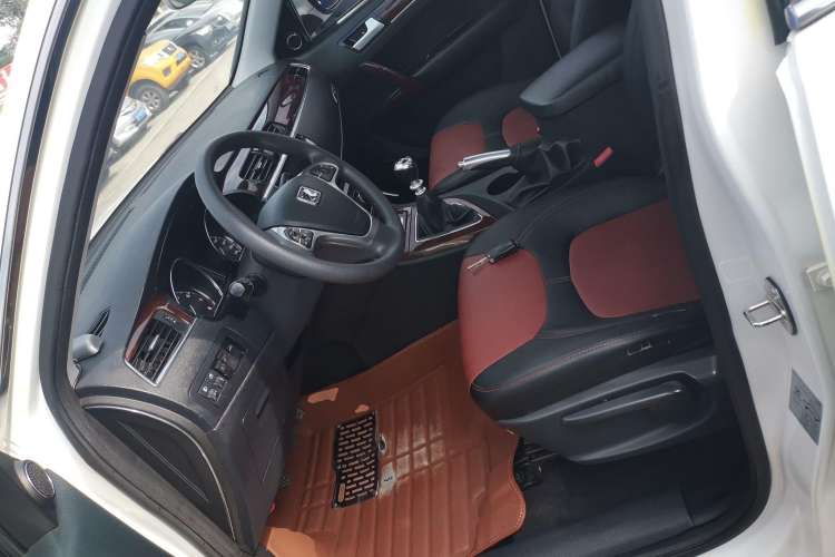 Used Zotye T600 2015 1.5T Manual Elite Model Left Front Seat