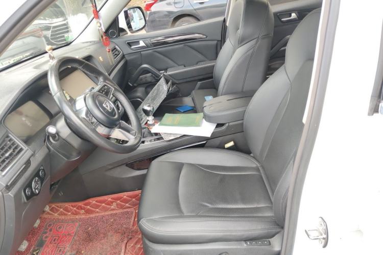 Used Zotye T600 2015 Family Edition 2.0T Manual Elite Version Left Front Seat