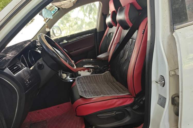 Used Zotye T600 2015 Family Edition 2.0T Manual Elite Version Left Front Seat