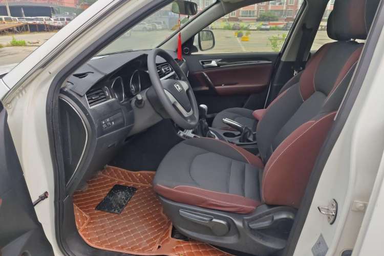 Used Zotye T600 2015 Family Edition 2.0T Manual Elite Version Left Front Seat
