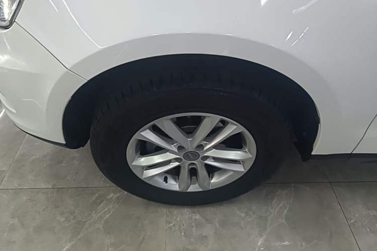 Used Zotye T600 2015 1.5T Manual Elite Model Left Front Wheel Hub