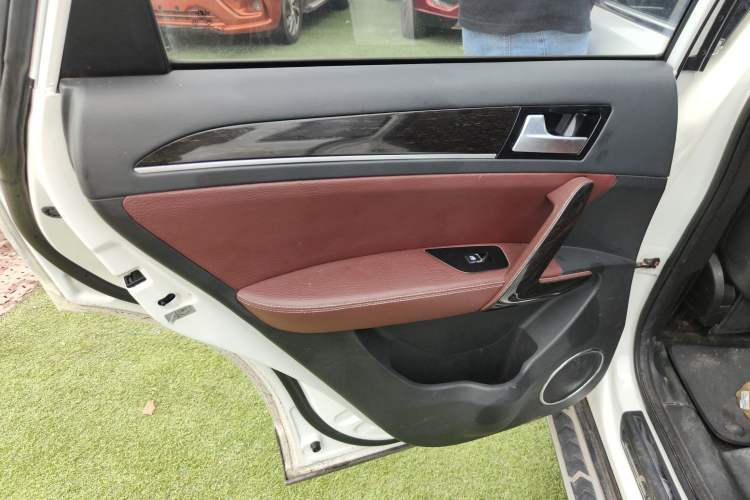 Used Zotye T600 2015 2.0T DCT Prestige Edition Left Rear Door Interior