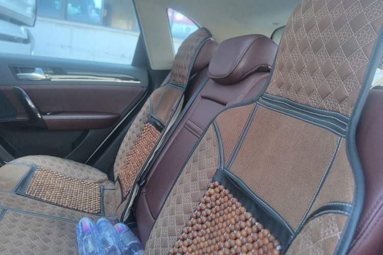 Used Zotye T600 2015 2.0T DCT Prestige Edition Left Rear Seat