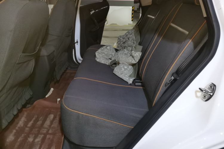 Used Zotye T600 2015 1.5T Manual Flagship Model Left Rear Seat