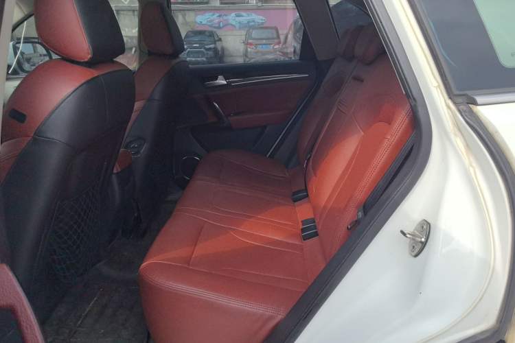 Used Zotye T600 2015 2.0T DCT Prestige Edition Left Rear Seat
