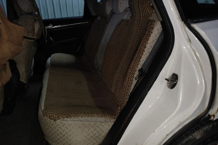Used Zotye T600 2015 1.5T Manual Luxury Model Left Rear Seat