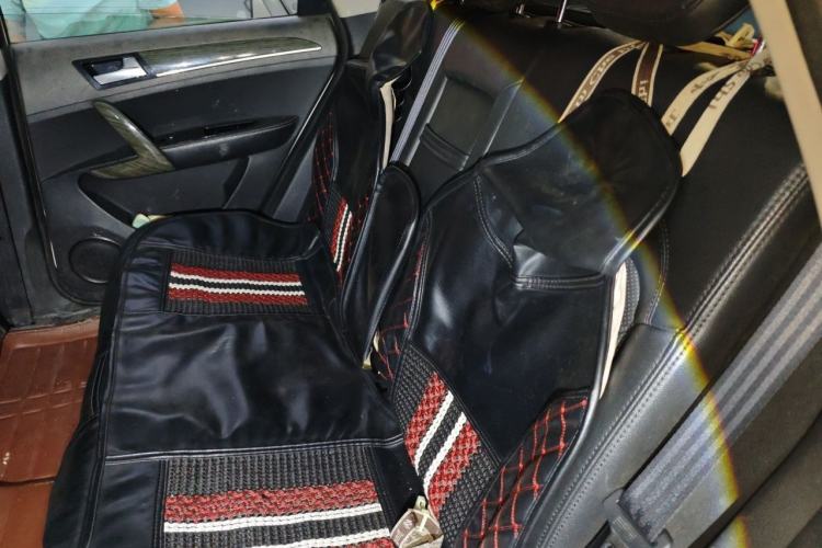 Used Zotye T600 2015 1.5T Manual Flagship Model Left Rear Seat