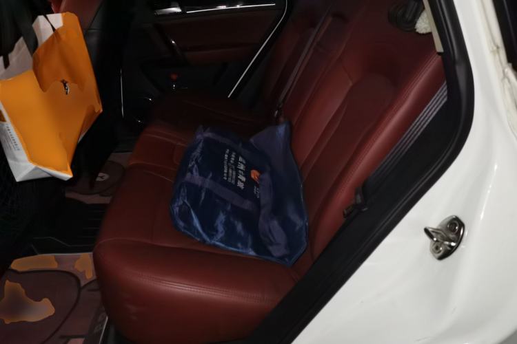 Used Zotye T600 2015 2.0T DCT Prestige Edition Left Rear Seat
