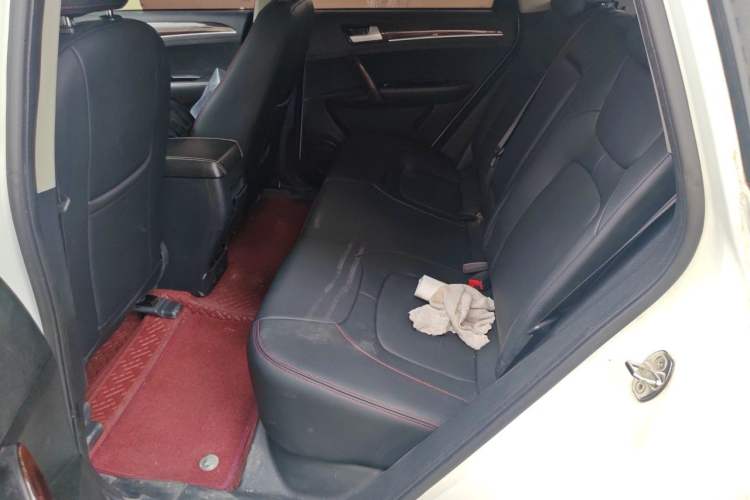Used Zotye T600 2015 1.5T Manual Elite Model Left Rear Seat