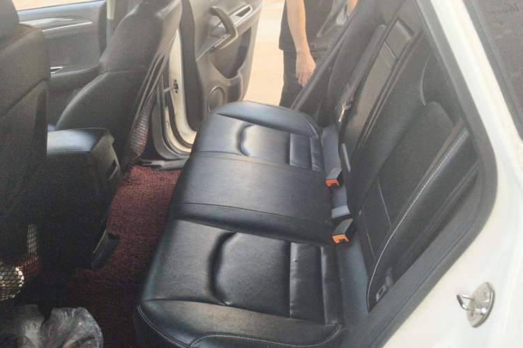 Used Zotye T600 2015 1.5T Manual Elite Model Left Rear Seat