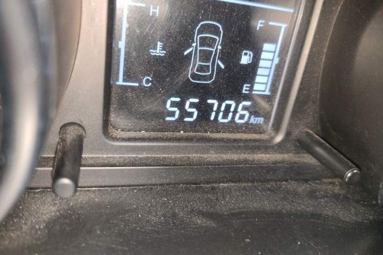 Used Zotye T600 2015 1.5T Manual Luxury Model Odometer Close Up